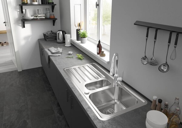 Кухонный смеситель 220, с вытяжным душем, 2jet Hansgrohe 71800000, хром