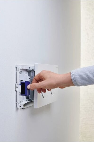 Вставной блок для смывных бачков скрытого монтажа Geberit DuoFresh Stick 115.062.BZ.1 антрацит