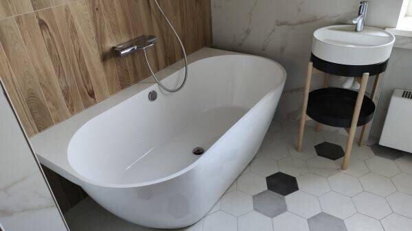 Ванна AquaStone Бали 159х80 из искусственного камня, пристенная, белый глянец