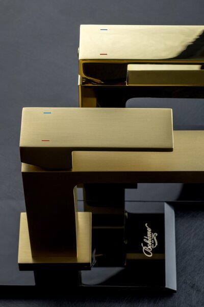 Смеситель для раковины Boheme Qubic Bronze 471-BR
