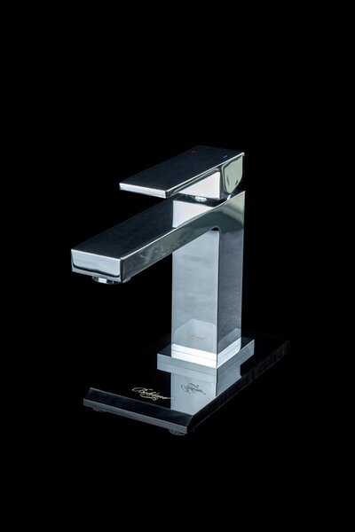 Смеситель для раковины Boheme Qubic Chrome 471-CR