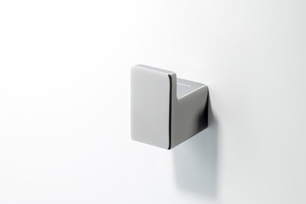 Крючок Qubic Shine Gun Metal Boheme 10726-SGM