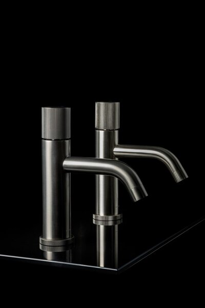 Смеситель Boheme STICK 121-GM.3 для раковины Gun Metal LINEA