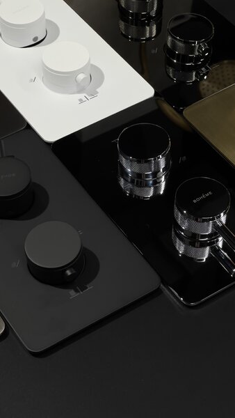 Смеситель Boheme Cell встроенный с термостатом 2-х проходной BLACK 134-2-B цвет черный матовый